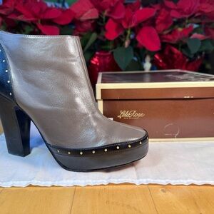 Lela Rose Women's Gray and Black Ankle Boots